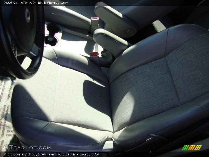Black Cherry / Gray 2006 Saturn Relay 2