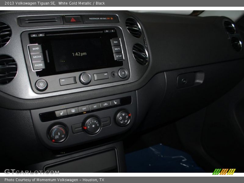 White Gold Metallic / Black 2013 Volkswagen Tiguan SE