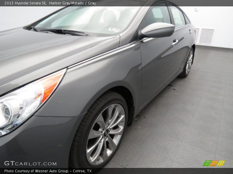 Harbor Gray Metallic / Gray 2013 Hyundai Sonata SE