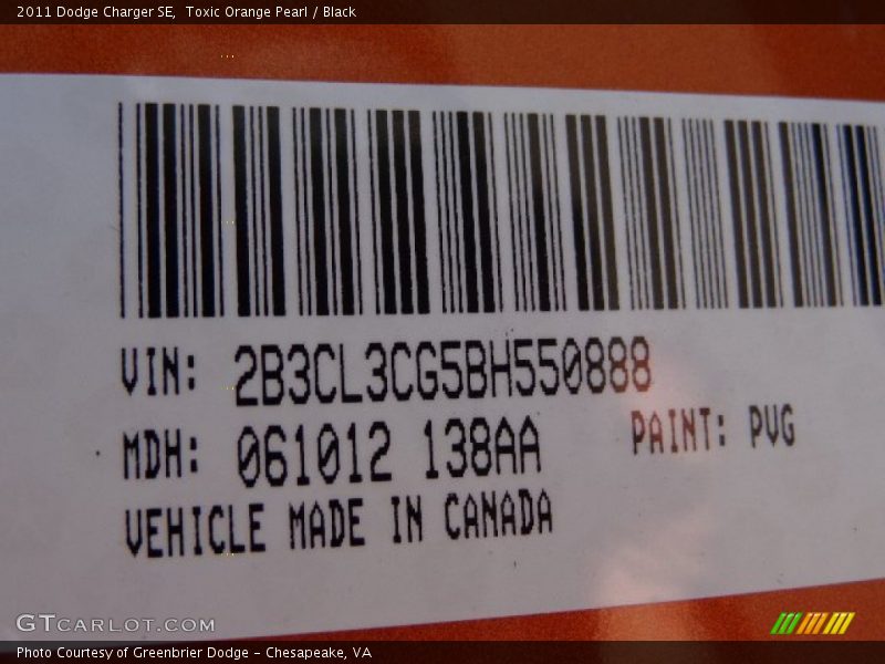 Toxic Orange Pearl / Black 2011 Dodge Charger SE