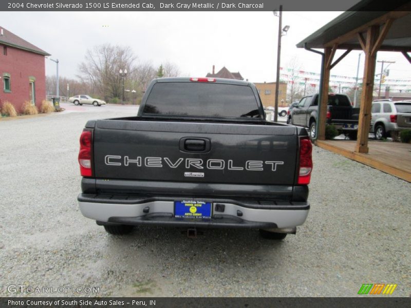 Dark Gray Metallic / Dark Charcoal 2004 Chevrolet Silverado 1500 LS Extended Cab