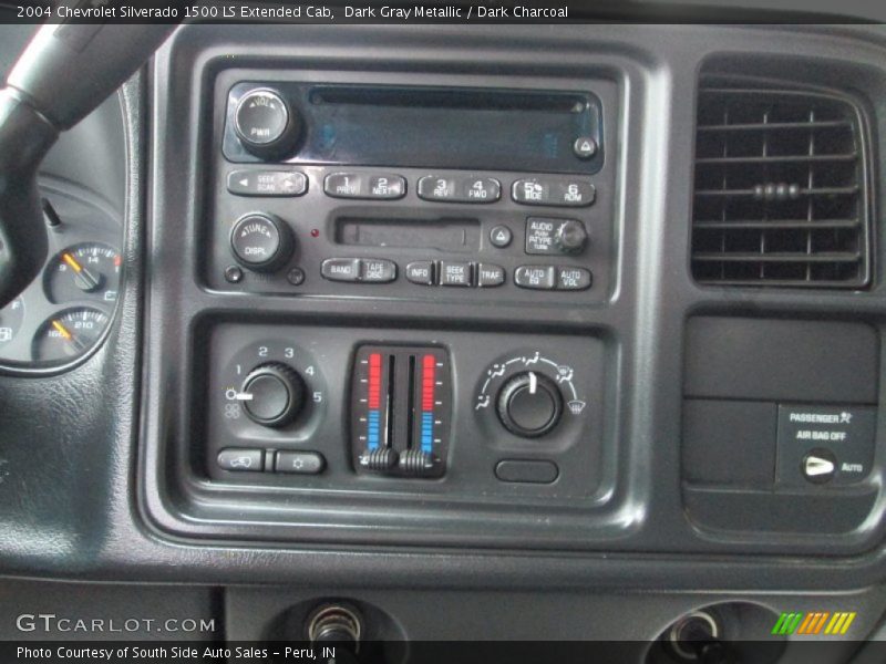 Dark Gray Metallic / Dark Charcoal 2004 Chevrolet Silverado 1500 LS Extended Cab