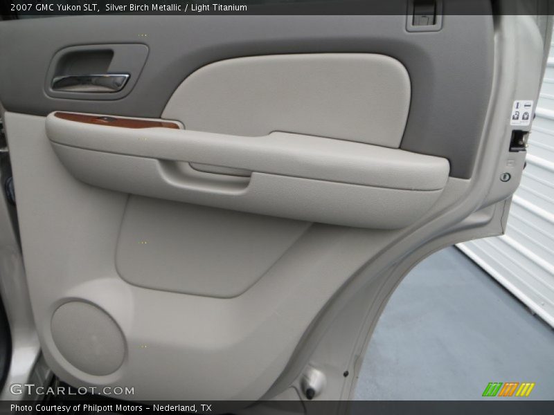 Silver Birch Metallic / Light Titanium 2007 GMC Yukon SLT