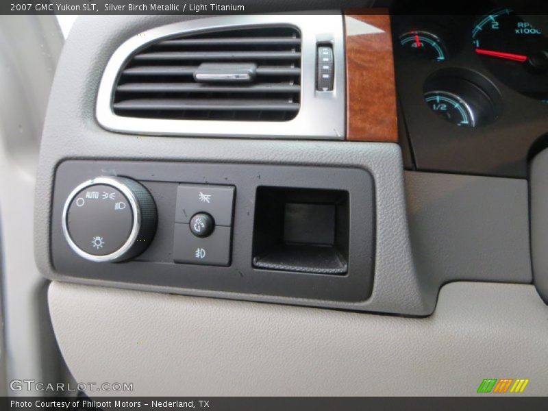 Silver Birch Metallic / Light Titanium 2007 GMC Yukon SLT