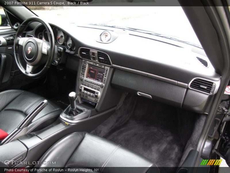 Dashboard of 2007 911 Carrera S Coupe