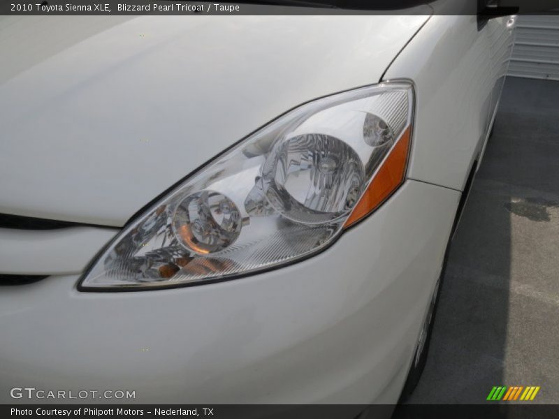 Blizzard Pearl Tricoat / Taupe 2010 Toyota Sienna XLE