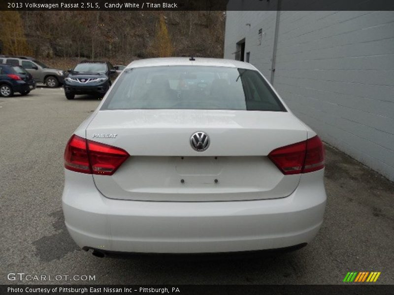 Candy White / Titan Black 2013 Volkswagen Passat 2.5L S
