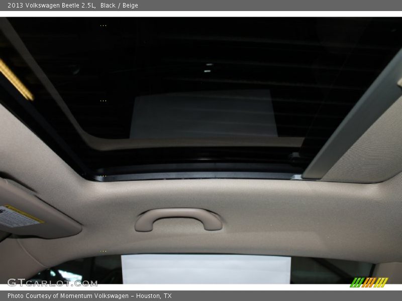 Black / Beige 2013 Volkswagen Beetle 2.5L