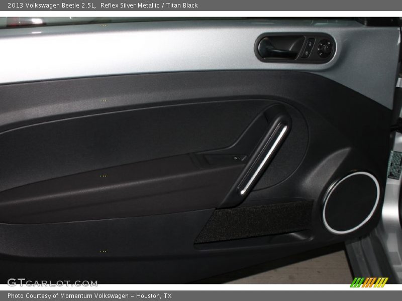 Reflex Silver Metallic / Titan Black 2013 Volkswagen Beetle 2.5L