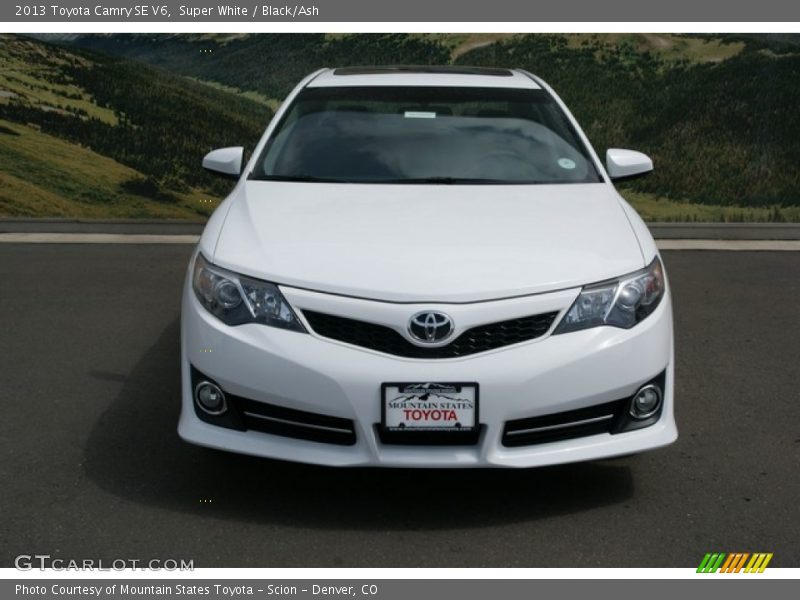 Super White / Black/Ash 2013 Toyota Camry SE V6