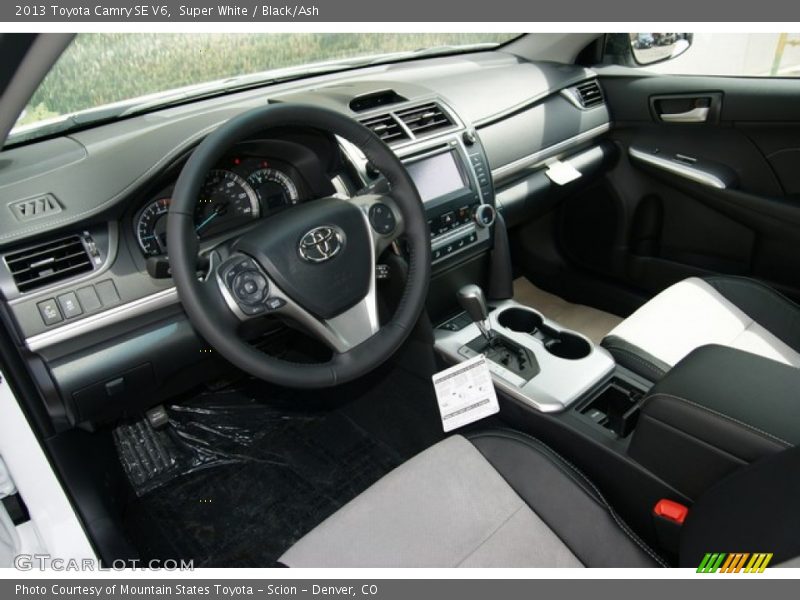 Super White / Black/Ash 2013 Toyota Camry SE V6