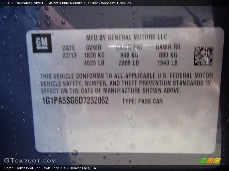 Atlantis Blue Metallic / Jet Black/Medium Titanium 2013 Chevrolet Cruze LS