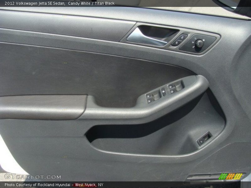 Candy White / Titan Black 2012 Volkswagen Jetta SE Sedan