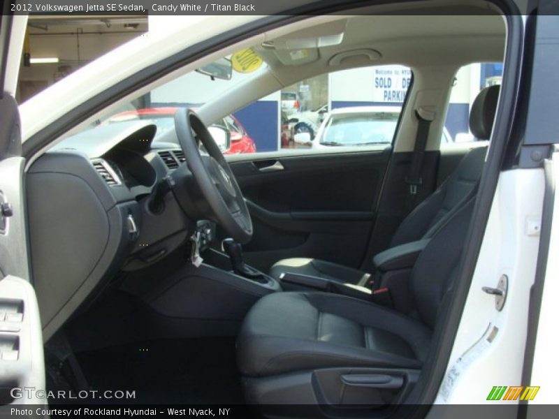 Candy White / Titan Black 2012 Volkswagen Jetta SE Sedan
