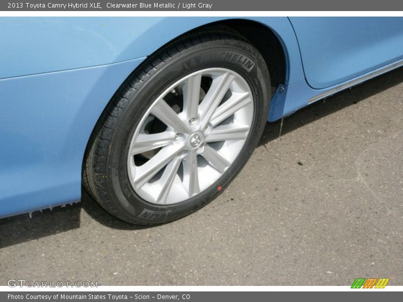 Clearwater Blue Metallic / Light Gray 2013 Toyota Camry Hybrid XLE
