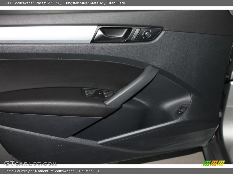 Tungsten Silver Metallic / Titan Black 2013 Volkswagen Passat 2.5L SE