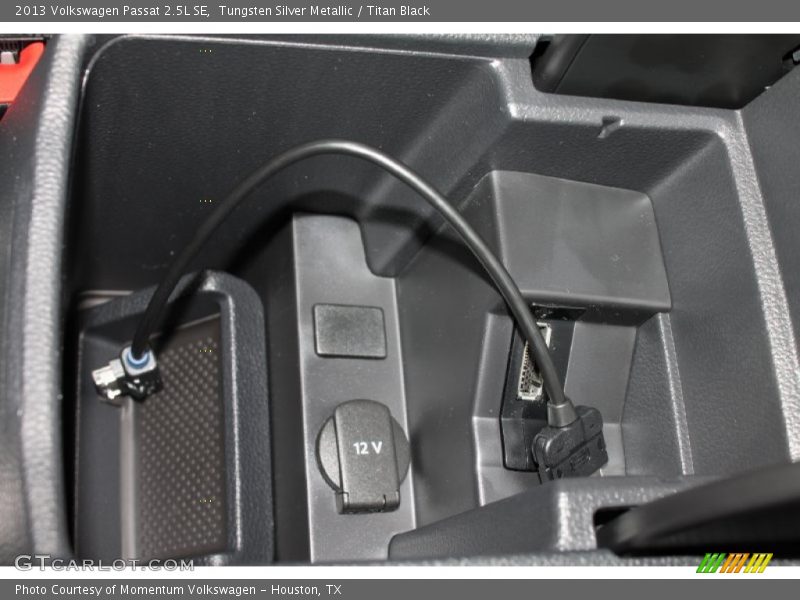 Tungsten Silver Metallic / Titan Black 2013 Volkswagen Passat 2.5L SE
