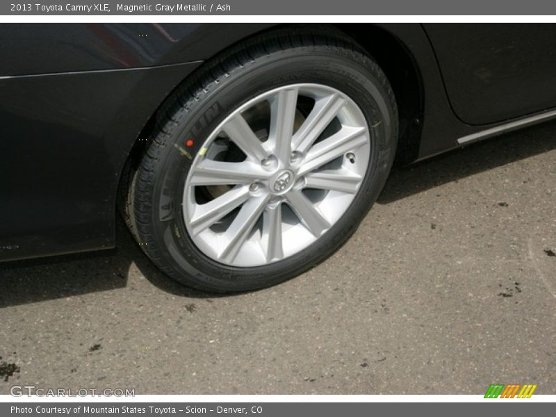 Magnetic Gray Metallic / Ash 2013 Toyota Camry XLE