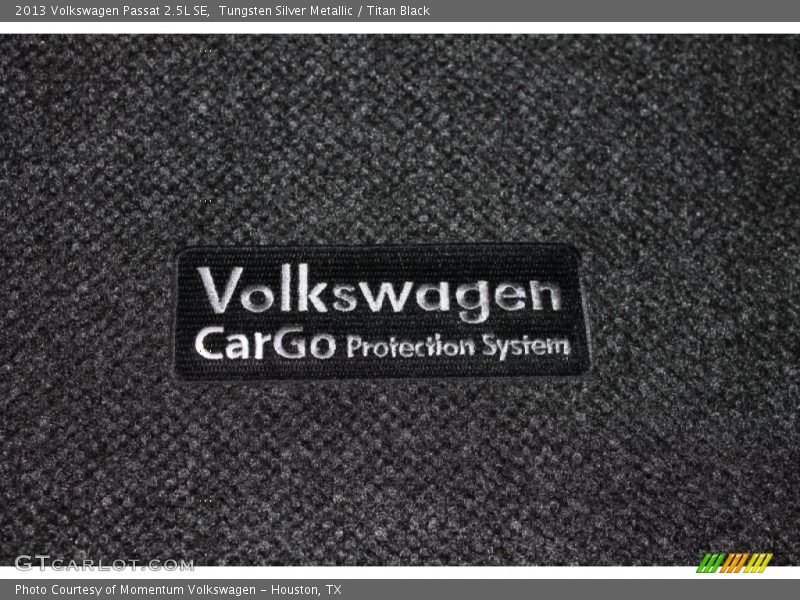 Tungsten Silver Metallic / Titan Black 2013 Volkswagen Passat 2.5L SE