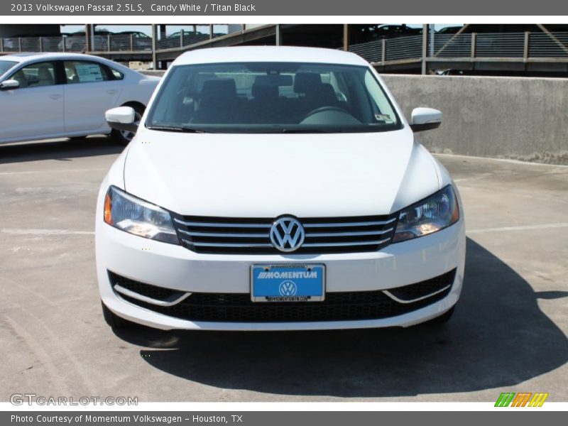 Candy White / Titan Black 2013 Volkswagen Passat 2.5L S