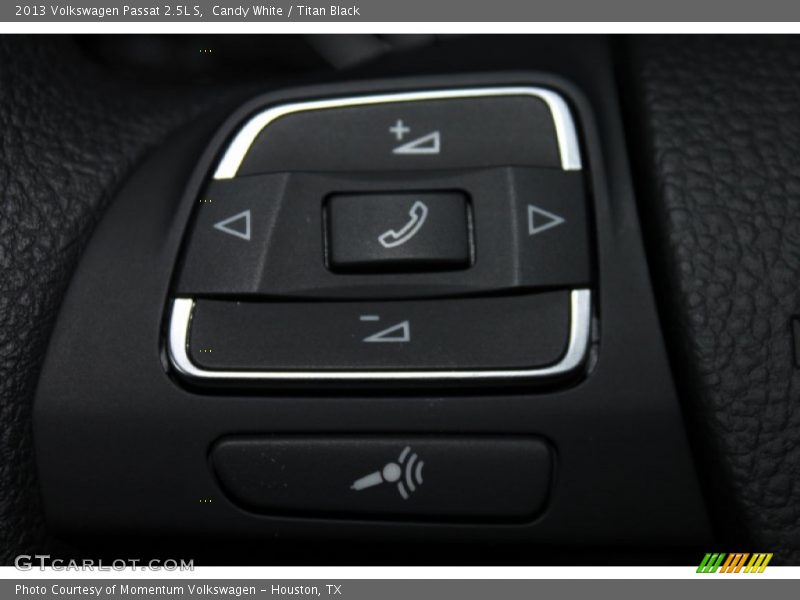 Candy White / Titan Black 2013 Volkswagen Passat 2.5L S