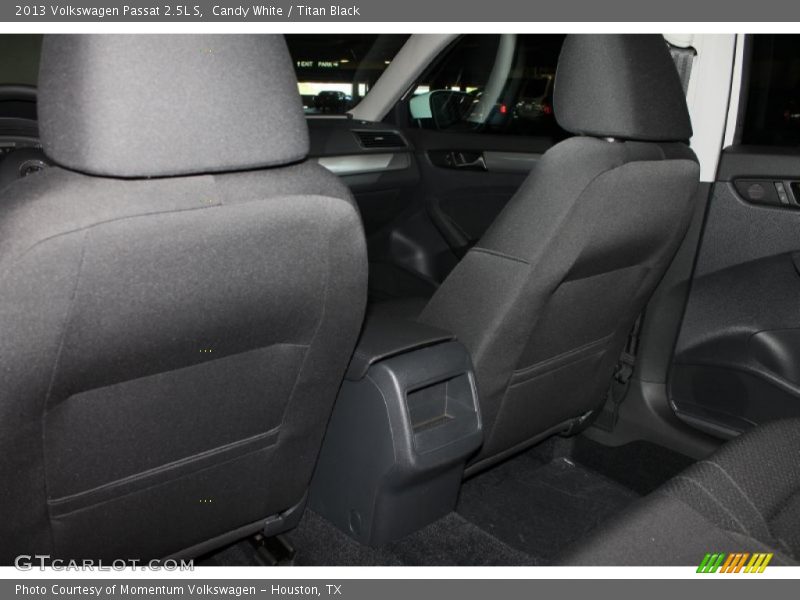 Candy White / Titan Black 2013 Volkswagen Passat 2.5L S