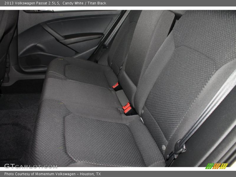 Candy White / Titan Black 2013 Volkswagen Passat 2.5L S