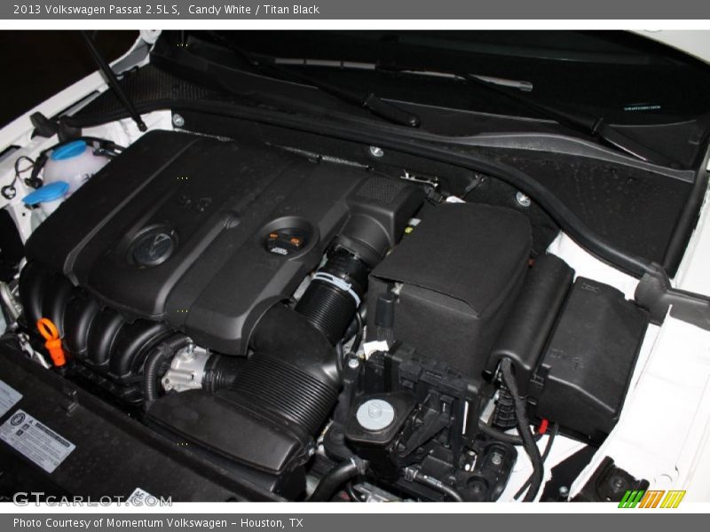 Candy White / Titan Black 2013 Volkswagen Passat 2.5L S