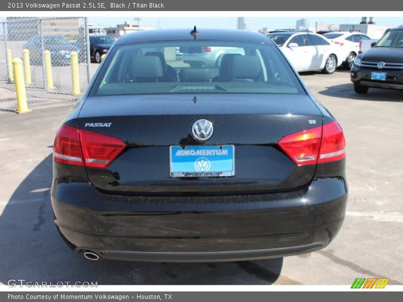 Black / Titan Black 2013 Volkswagen Passat 2.5L SE