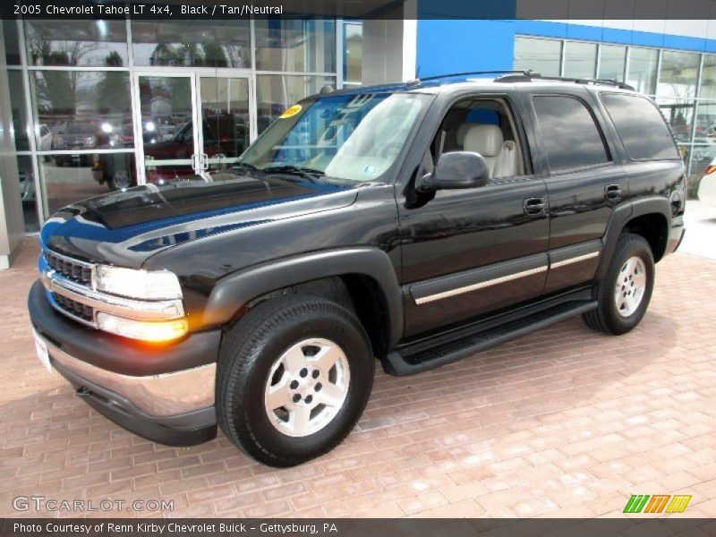 Front 3/4 View of 2005 Tahoe LT 4x4