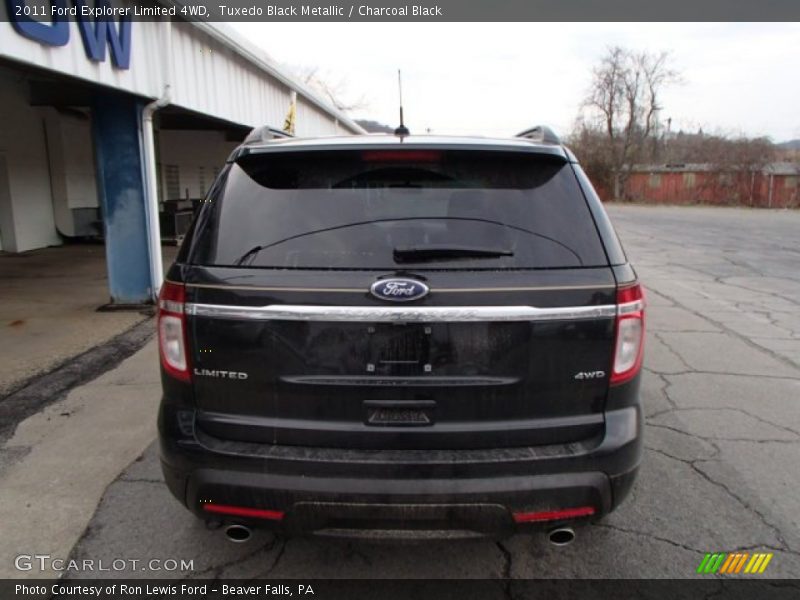 Tuxedo Black Metallic / Charcoal Black 2011 Ford Explorer Limited 4WD