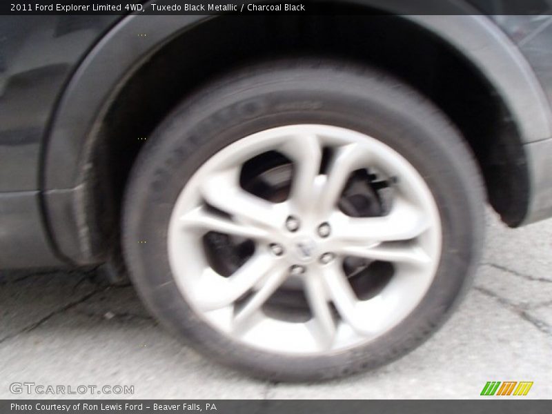 Tuxedo Black Metallic / Charcoal Black 2011 Ford Explorer Limited 4WD