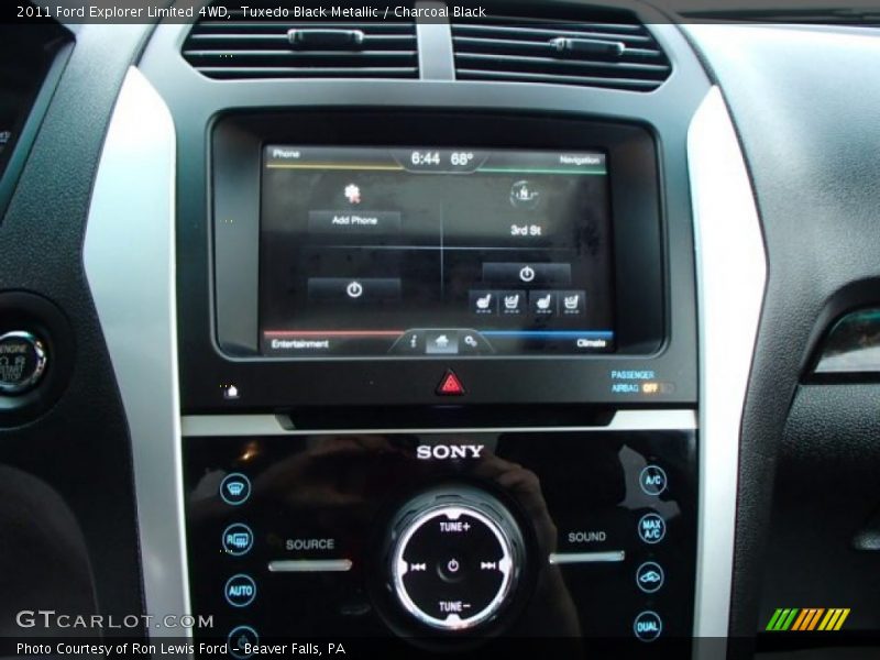 Tuxedo Black Metallic / Charcoal Black 2011 Ford Explorer Limited 4WD