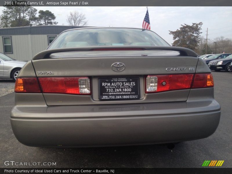Antique Sage Pearl / Oak 2001 Toyota Camry LE
