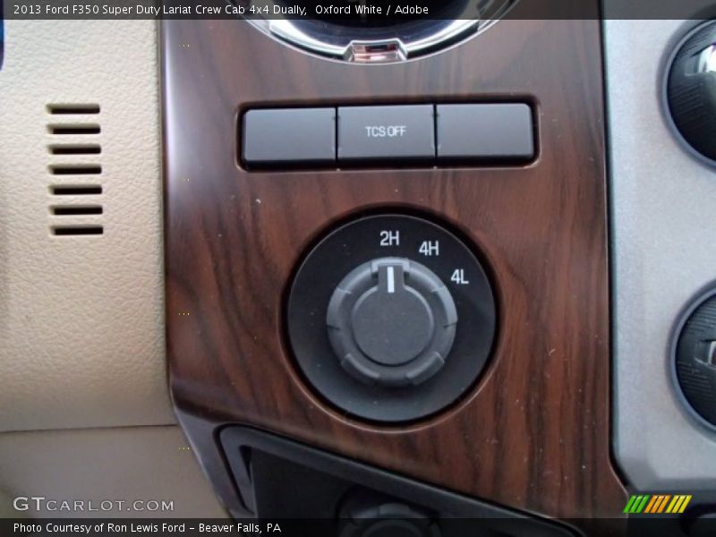 Controls of 2013 F350 Super Duty Lariat Crew Cab 4x4 Dually