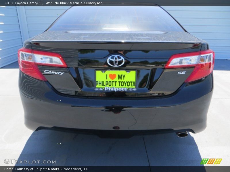 Attitude Black Metallic / Black/Ash 2013 Toyota Camry SE