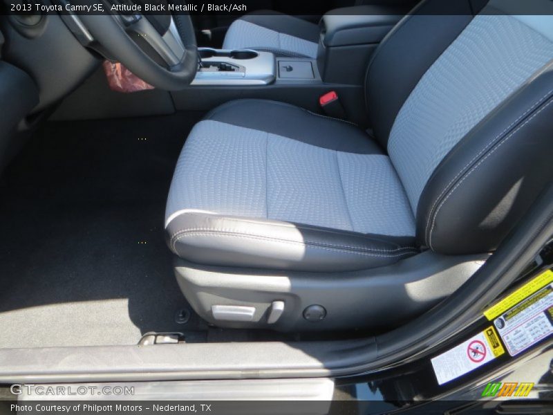 Attitude Black Metallic / Black/Ash 2013 Toyota Camry SE