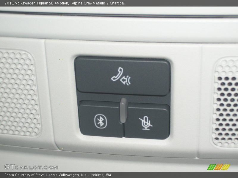 Alpine Gray Metallic / Charcoal 2011 Volkswagen Tiguan SE 4Motion