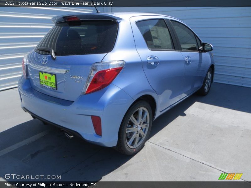 Wave Line Pearl / Dark Gray 2013 Toyota Yaris SE 5 Door