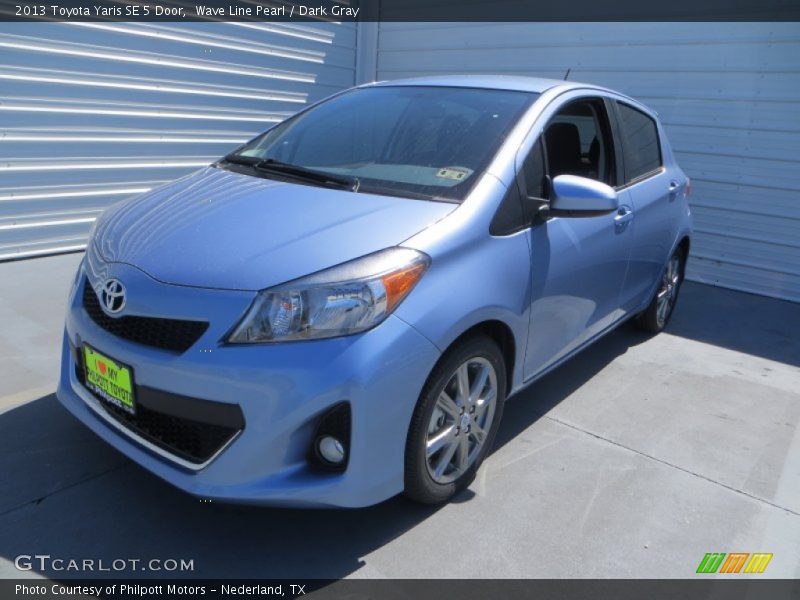 Wave Line Pearl / Dark Gray 2013 Toyota Yaris SE 5 Door