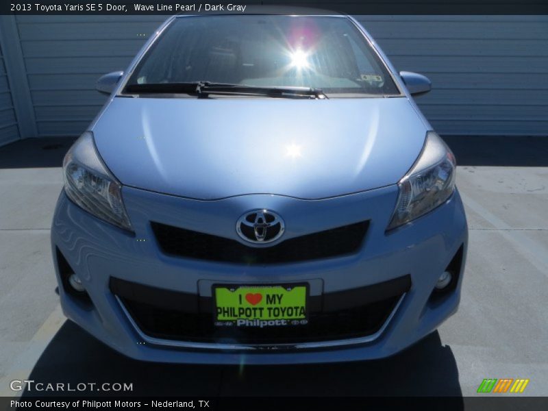 Wave Line Pearl / Dark Gray 2013 Toyota Yaris SE 5 Door