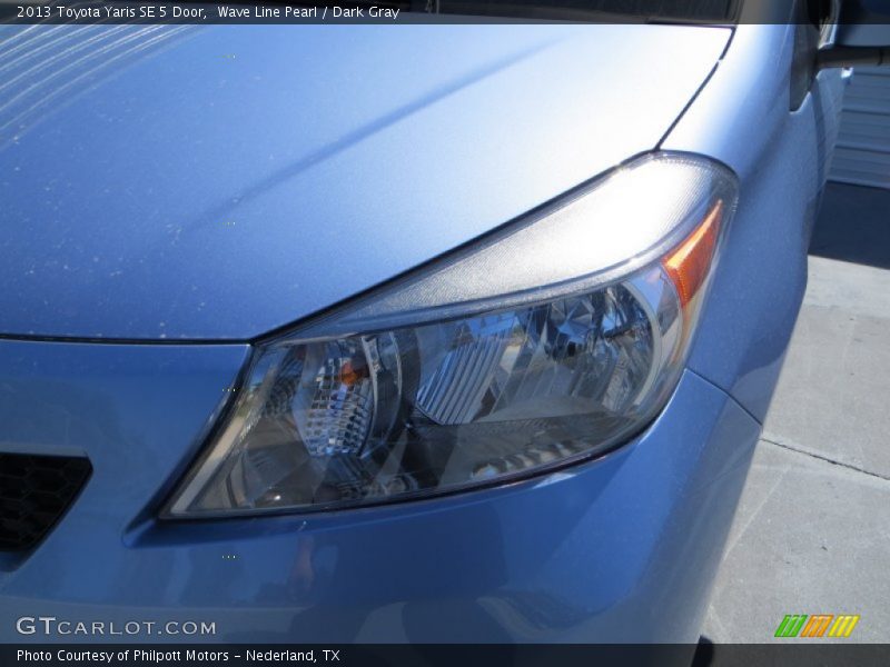 Wave Line Pearl / Dark Gray 2013 Toyota Yaris SE 5 Door