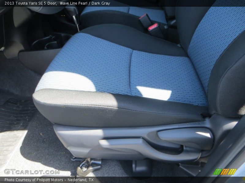 Wave Line Pearl / Dark Gray 2013 Toyota Yaris SE 5 Door