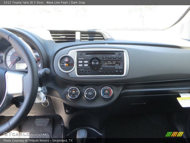 Wave Line Pearl / Dark Gray 2013 Toyota Yaris SE 5 Door
