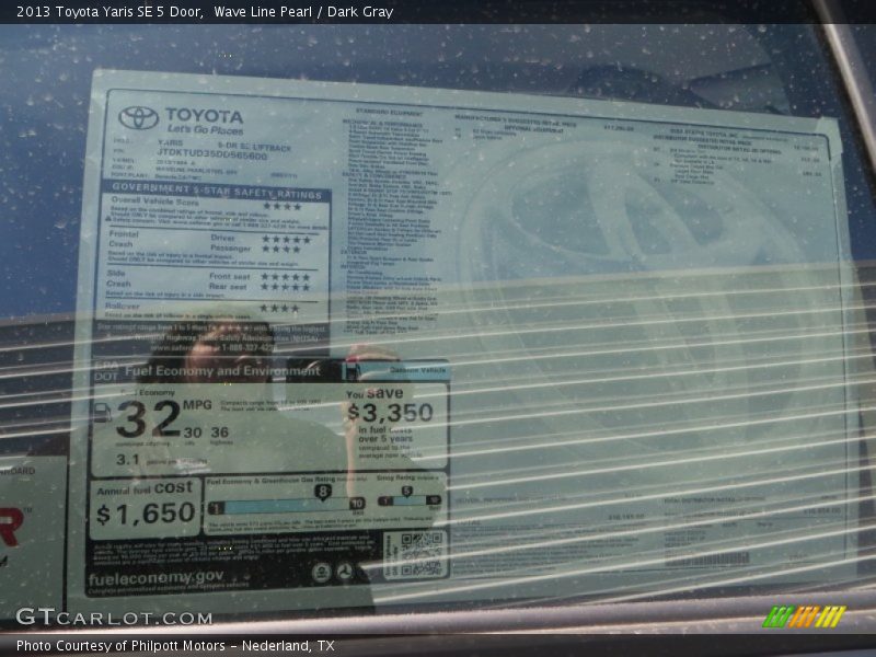 Wave Line Pearl / Dark Gray 2013 Toyota Yaris SE 5 Door