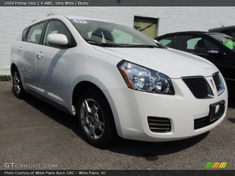 Ultra White / Ebony 2009 Pontiac Vibe 2.4 AWD