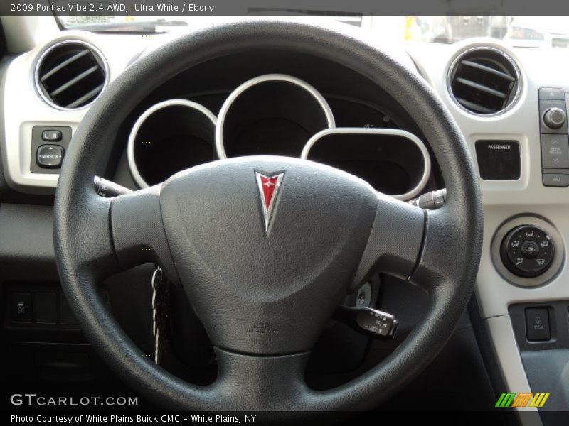 Ultra White / Ebony 2009 Pontiac Vibe 2.4 AWD