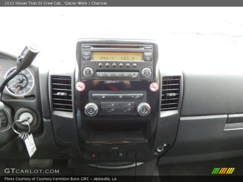 Glacier White / Charcoal 2013 Nissan Titan SV Crew Cab