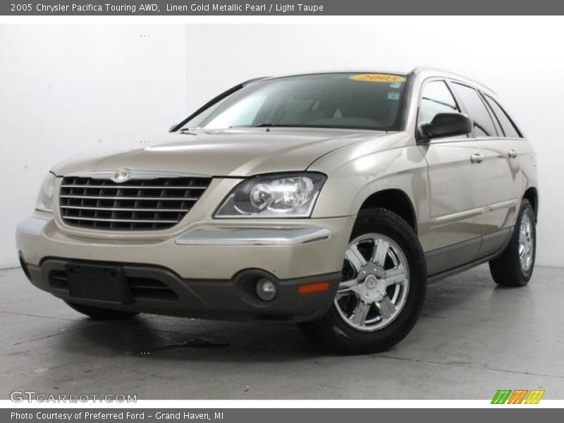 Front 3/4 View of 2005 Pacifica Touring AWD