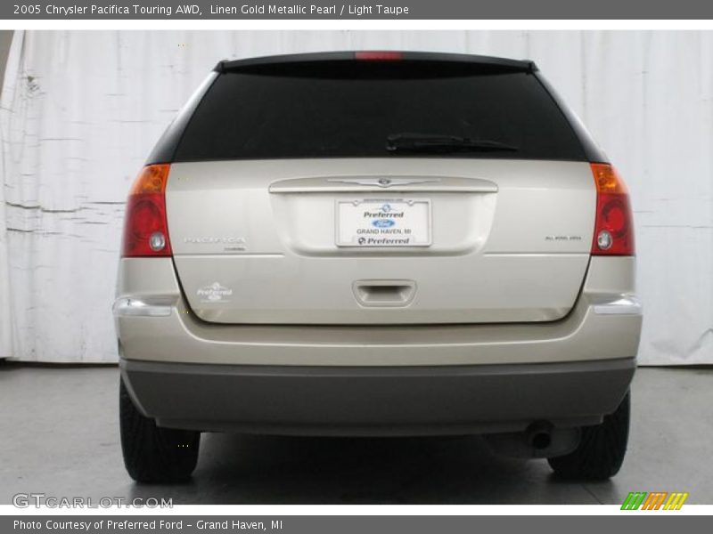 Linen Gold Metallic Pearl / Light Taupe 2005 Chrysler Pacifica Touring AWD